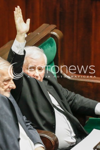  29.12.2015 WARSZAWA SEJM<br />POSIEDZENIE SEJMU VIII KADENCJI<br />N/Z JAROSLAW KACZYNSKI GLOSUJE<br /> 