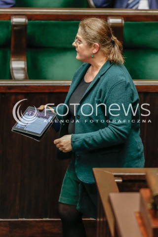  30.12.2015 WARSZAWA SEJM<br />POSIEDZENIE SEJMU VIII KADENCJI<br />N/Z KRYSTYNA PAWLOWICZ TABLET<br /> 