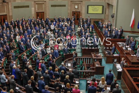  30.12.2015 WARSZAWA SEJM<br />POSIEDZENIE SEJMU VIII KADENCJI<br />N/Z POSLOWIE SALA OBRAD POSELSKA MINUTA CISZY<br /> 