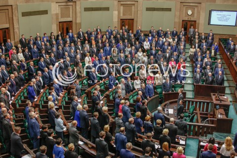  30.12.2015 WARSZAWA SEJM<br />POSIEDZENIE SEJMU VIII KADENCJI<br />N/Z POSLOWIE SALA OBRAD POSELSKA MINUTA CISZY<br /> 