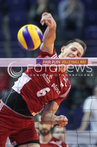  05.01.2016 BERLIN NIEMCY<br />SIATKOWKA MEZCZYZN KWALIFIKACJE DO IGRZYSK OLIMPIJSKICH W BRAZYLII <br />2016 Mens Volleyball European Olympic Qualification Tournament in Berlin<br />MECZ POLSKA - SERBIA ( Poland - Serbia ) <br />N/Z BARTOSZ KUREK SYLWETKA ATAK<br /> 