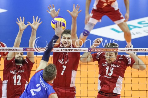  05.01.2016 BERLIN NIEMCY<br />SIATKOWKA MEZCZYZN KWALIFIKACJE DO IGRZYSK OLIMPIJSKICH W BRAZYLII <br />2016 Mens Volleyball European Olympic Qualification Tournament in Berlin<br />MECZ POLSKA - SERBIA ( Poland - Serbia ) <br />N/Z KAROL KLOS GRZEGORZ LOMACZ MICHAL KUBIAK BLOK<br /> 