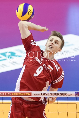  05.01.2016 BERLIN NIEMCY<br />SIATKOWKA MEZCZYZN KWALIFIKACJE DO IGRZYSK OLIMPIJSKICH W BRAZYLII <br />2016 Mens Volleyball European Olympic Qualification Tournament in Berlin<br />MECZ POLSKA - SERBIA ( Poland - Serbia ) <br />N/Z MATEUSZ BIENIEK SYLWETKA ATAK<br /> 