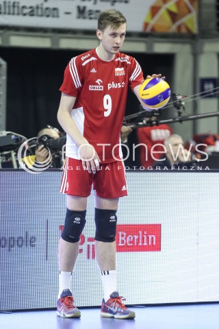  05.01.2016 BERLIN NIEMCY<br />SIATKOWKA MEZCZYZN KWALIFIKACJE DO IGRZYSK OLIMPIJSKICH W BRAZYLII <br />2016 Mens Volleyball European Olympic Qualification Tournament in Berlin<br />MECZ POLSKA - SERBIA ( Poland - Serbia ) <br />N/Z MATEUSZ BIENIEK SYLWETKA <br /> 