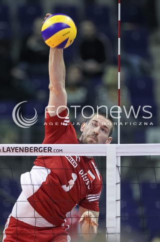  05.01.2016 BERLIN NIEMCY<br />SIATKOWKA MEZCZYZN KWALIFIKACJE DO IGRZYSK OLIMPIJSKICH W BRAZYLII <br />2016 Mens Volleyball European Olympic Qualification Tournament in Berlin<br />MECZ POLSKA - SERBIA ( Poland - Serbia ) <br />N/Z DAWID KONARSKI SYLWETKA ATAK<br /> 