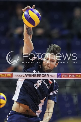  07.01.2016 BERLIN NIEMCY<br />SIATKOWKA MEZCZYZN KWALIFIKACJE DO IGRZYSK OLIMPIJSKICH W BRAZYLII <br />2016 Mens Volleyball European Olympic Qualification Tournament in Berlin<br />MECZ POLSKA - BELGIA ( Poland -Belgium ) <br />N/Z ANDRZEJ WRONA SYLWETKA ATAK<br /> 
