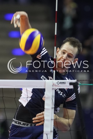 07.01.2016 BERLIN NIEMCY<br />SIATKOWKA MEZCZYZN KWALIFIKACJE DO IGRZYSK OLIMPIJSKICH W BRAZYLII <br />2016 Mens Volleyball European Olympic Qualification Tournament in Berlin<br />MECZ POLSKA - BELGIA ( Poland -Belgium ) <br />N/Z BARTOSZ KUREK SYLWETKA ATAK<br /> 