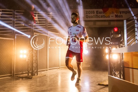  08.01.2016 BERLIN NIEMCY<br />SIATKOWKA MEZCZYZN KWALIFIKACJE DO IGRZYSK OLIMPIJSKICH W BRAZYLII <br />2016 Mens Volleyball European Olympic Qualification Tournament in Berlin<br />MECZ POLSKA - NIEMCY ( Poland - Germany ) <br />N/Z GRZEGORZ LOMACZ PREZENTACJA ZESPOLU OPRAWA<br /> 