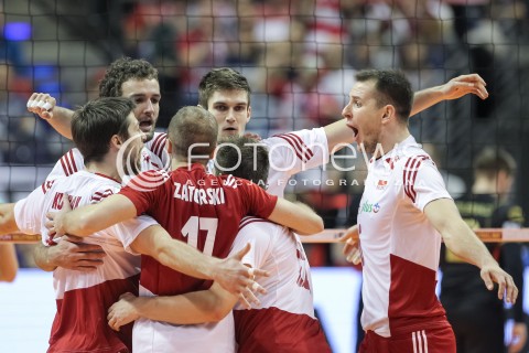  08.01.2016 BERLIN NIEMCY<br />SIATKOWKA MEZCZYZN KWALIFIKACJE DO IGRZYSK OLIMPIJSKICH W BRAZYLII <br />2016 Mens Volleyball European Olympic Qualification Tournament in Berlin<br />MECZ POLSKA - NIEMCY ( Poland - Germany ) <br />N/Z BARTOSZ KUREK KAROL KLOS MATEUSZ MIKA RADOSC EMOCJE <br /> 