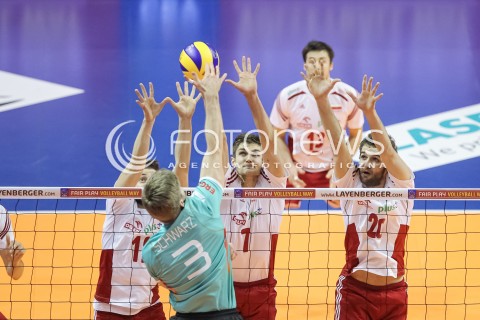  08.01.2016 BERLIN NIEMCY<br />SIATKOWKA MEZCZYZN KWALIFIKACJE DO IGRZYSK OLIMPIJSKICH W BRAZYLII <br />2016 Mens Volleyball European Olympic Qualification Tournament in Berlin<br />MECZ POLSKA - NIEMCY ( Poland - Germany ) <br />N/Z KAROL KLOS MATEUSZ MIKA BLOK<br /> 