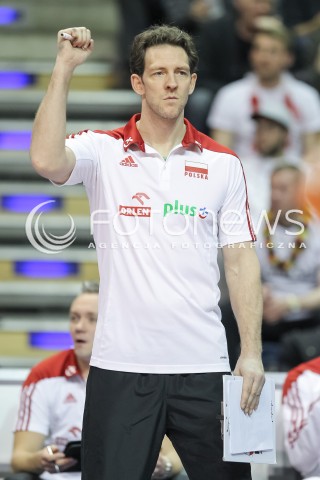  08.01.2016 BERLIN NIEMCY<br />SIATKOWKA MEZCZYZN KWALIFIKACJE DO IGRZYSK OLIMPIJSKICH W BRAZYLII <br />2016 Mens Volleyball European Olympic Qualification Tournament in Berlin<br />MECZ POLSKA - NIEMCY ( Poland - Germany ) <br />N/Z STEPHANE ANTIGA - I TRENER ( HEAD COACH ) SYLWETKA RADOSC EMOCJE <br /> 