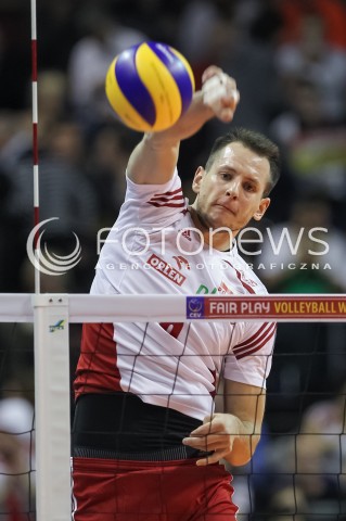  08.01.2016 BERLIN NIEMCY<br />SIATKOWKA MEZCZYZN KWALIFIKACJE DO IGRZYSK OLIMPIJSKICH W BRAZYLII <br />2016 Mens Volleyball European Olympic Qualification Tournament in Berlin<br />MECZ POLSKA - NIEMCY ( Poland - Germany ) <br />N/Z BARTOSZ KUREK SYLWETKA ATAK<br /> 