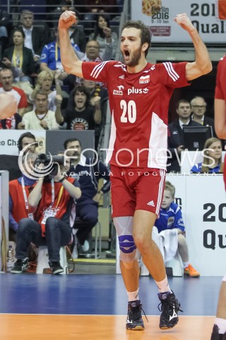  09.01.2016 BERLIN NIEMCY<br />SIATKOWKA MEZCZYZN KWALIFIKACJE DO IGRZYSK OLIMPIJSKICH W BRAZYLII <br />2016 Mens Volleyball European Olympic Qualification Tournament in Berlin<br />POLFINAL 2 - SEMIFINAL<br />MECZ FRANCJA - POLSKA ( France - Poland ) <br />N/Z MATEUSZ MIKA SYLWETKA RADOSC EMOCJE <br /> 