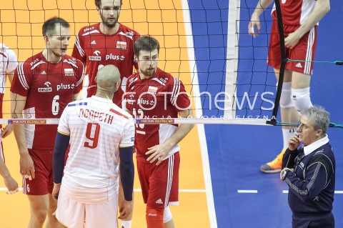  09.01.2016 BERLIN NIEMCY<br />SIATKOWKA MEZCZYZN KWALIFIKACJE DO IGRZYSK OLIMPIJSKICH W BRAZYLII <br />2016 Mens Volleyball European Olympic Qualification Tournament in Berlin<br />POLFINAL 2 - SEMIFINAL<br />MECZ FRANCJA - POLSKA ( France - Poland ) <br />N/Z MICHAL KUBIAK BARTOSZ KUREK SEDZIA EARVIN NGAPETH DYSKUSJE KLOTNIE POD SIATKA EMOCJE ZLOSC<br /> 