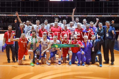  10.01.2016 BERLIN NIEMCY<br />SIATKOWKA MEZCZYZN KWALIFIKACJE DO IGRZYSK OLIMPIJSKICH W BRAZYLII <br />2016 Mens Volleyball European Olympic Qualification Tournament in Berlin<br />MECZ O 1. MIEJSCE I AWANS DO RIO - FINAL<br />MECZ FRANCJA - ROSJA ( France - Russia ) <br />N/Z WYGRANA RADOSC EMOCJE REPREZENTACJA ROSJI WYGRALA TURNIEJ I AWANSOWALA DO IGRZYSK OLIMPIJSKICH ZDJECIE GRUPOWE GROUP PHOTO<br /> 
