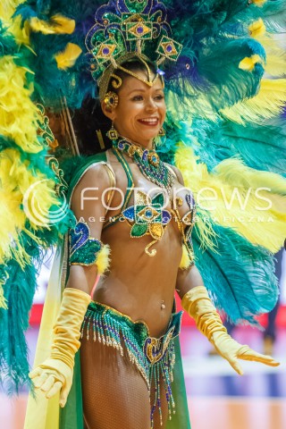  10.01.2016 BERLIN NIEMCY<br />SIATKOWKA MEZCZYZN KWALIFIKACJE DO IGRZYSK OLIMPIJSKICH W BRAZYLII <br />2016 Mens Volleyball European Olympic Qualification Tournament in Berlin<br />MECZ O 1. MIEJSCE I AWANS DO RIO - FINAL<br />MECZ FRANCJA - ROSJA ( France - Russia ) <br />N/Z KOBIETA KARNAWAL RIO DE JANEIRO TANIEC KOSTIUM <br /> 