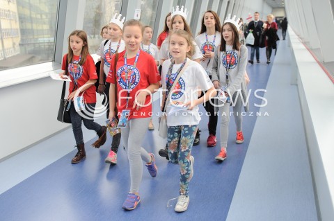  10.01.2016 WARSZAWA <br />FINAL 24 EDYCJI WIELKIEJ ORKIESTRY SWIATECZNEJ POMOCY<br />N/Z DZIECI ZBIERAJACE PIENIADZE <br /> 