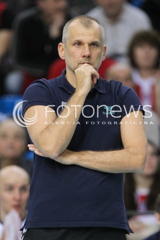  13.01.2016 RZESZOW<br />SIATKOWKA PLUSLIGA 2015/2016 MEN VOLLEYBALL POLAND POLISH PLUS LIGA LEAGUE SEASON 2015/2016<br />MECZ ASSECO RESOVIA RZESZOW - EFFECTOR KIELCE <br />N/Z DARIUSZ DASZKIEWICZ - I TRENER ( HEAD COACH ) SYLWETKA <br /> 