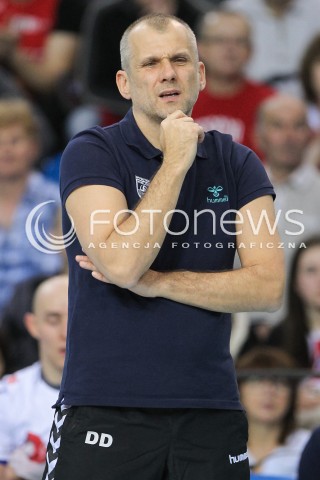  13.01.2016 RZESZOW<br />SIATKOWKA PLUSLIGA 2015/2016 MEN VOLLEYBALL POLAND POLISH PLUS LIGA LEAGUE SEASON 2015/2016<br />MECZ ASSECO RESOVIA RZESZOW - EFFECTOR KIELCE <br />N/Z DARIUSZ DASZKIEWICZ - I TRENER ( HEAD COACH ) SYLWETKA <br /> 