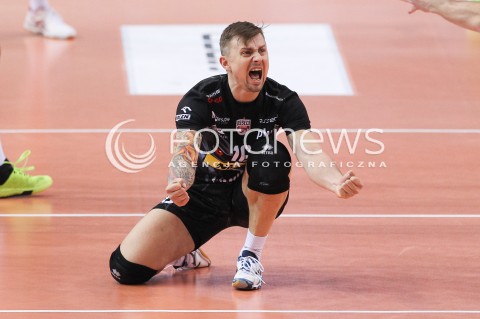  13.01.2016 RZESZOW<br />SIATKOWKA PLUSLIGA 2015/2016 MEN VOLLEYBALL POLAND POLISH PLUS LIGA LEAGUE SEASON 2015/2016<br />MECZ ASSECO RESOVIA RZESZOW - EFFECTOR KIELCE <br />N/Z KRZYSZTOF IGNACZAK SYLWETKA RADOSC EMOCJE <br /> 