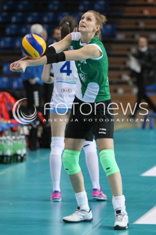  14.01.2016 RZESZOW<br />SIATKOWKA ORLEN LIGA 2015/2016 WOMEN VOLLEYBALL POLAND POLISH ORLENLIGA LEAGUE SEASON 2015/2016<br />MECZ DEVELOPRES SKYRES RZESZOW - IMPEL WROCLAW<br />N/Z JOANNA KACZOR SYLWETKA <br /> 