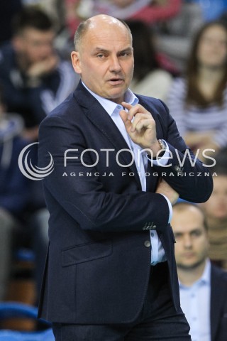  14.01.2016 RZESZOW<br />SIATKOWKA ORLEN LIGA 2015/2016 WOMEN VOLLEYBALL POLAND POLISH ORLENLIGA LEAGUE SEASON 2015/2016<br />MECZ DEVELOPRES SKYRES RZESZOW - IMPEL WROCLAW<br />N/Z JACEK GRABOWSKI - I TRENER ( HEAD COACH ) SYLWETKA <br /> 