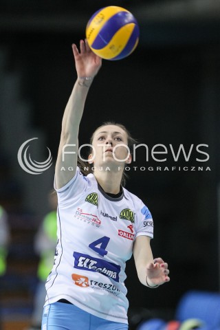  14.01.2016 RZESZOW<br />SIATKOWKA ORLEN LIGA 2015/2016 WOMEN VOLLEYBALL POLAND POLISH ORLENLIGA LEAGUE SEASON 2015/2016<br />MECZ DEVELOPRES SKYRES RZESZOW - IMPEL WROCLAW<br />N/Z JOANNA KAPTURSKA SYLWETKA<br /> 