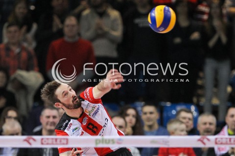  16.01.2016 RZESZOW<br />SIATKOWKA PLUSLIGA 2015/2016 MEN VOLLEYBALL POLAND POLISH PLUS LIGA LEAGUE SEASON 2015/2016<br />MECZ ASSECO RESOVIA RZESZOW - LOTOS TREFL GDANSK <br />N/Z JULIEN LYNEEL SYLWETKA ZAGRYWKA<br /> 