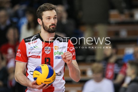  16.01.2016 RZESZOW<br />SIATKOWKA PLUSLIGA 2015/2016 MEN VOLLEYBALL POLAND POLISH PLUS LIGA LEAGUE SEASON 2015/2016<br />MECZ ASSECO RESOVIA RZESZOW - LOTOS TREFL GDANSK <br />N/Z JULIEN LYNEEL SYLWETKA <br /> 