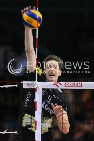  16.01.2016 RZESZOW<br />SIATKOWKA PLUSLIGA 2015/2016 MEN VOLLEYBALL POLAND POLISH PLUS LIGA LEAGUE SEASON 2015/2016<br />MECZ ASSECO RESOVIA RZESZOW - LOTOS TREFL GDANSK <br />N/Z MURPHY TROY SYLWETKA ATAK<br /> 
