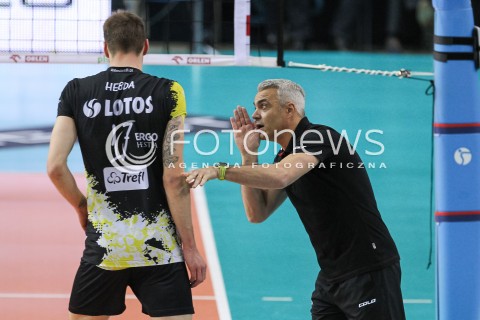  16.01.2016 RZESZOW<br />SIATKOWKA PLUSLIGA 2015/2016 MEN VOLLEYBALL POLAND POLISH PLUS LIGA LEAGUE SEASON 2015/2016<br />MECZ ASSECO RESOVIA RZESZOW - LOTOS TREFL GDANSK <br />N/Z ANDREA ANASTASI - I TRENER ( HEAD COACH ) MILOSZ HEBDA <br /> 