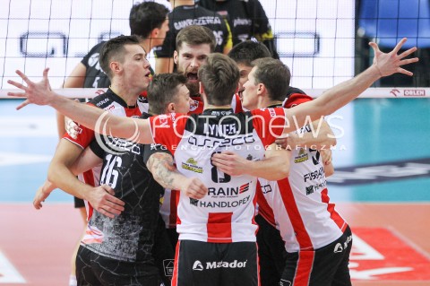  16.01.2016 RZESZOW<br />SIATKOWKA PLUSLIGA 2015/2016 MEN VOLLEYBALL POLAND POLISH PLUS LIGA LEAGUE SEASON 2015/2016<br />MECZ ASSECO RESOVIA RZESZOW - LOTOS TREFL GDANSK <br />N/Z THOMAS JAESCHKE DAWID DRYJA RADOSC EMOCJE CIESZYNKA<br /> 