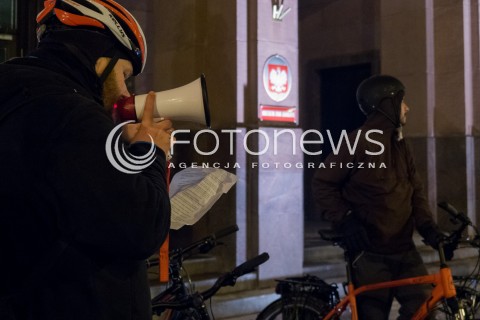  18.01.2016 WARSZAWA<br /> PROTEST ROWERZYSTOW POD MINISTERSTWEM SPRAW ZAGRANICZNYCH W REAKCJI NA SLOWA MINISTRA WITOLDA WASZCZYKOWSKIEGO<br />N/Z UCZESTNICY<br /> 