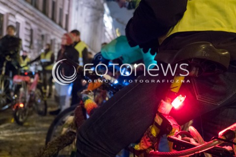  18.01.2016 WARSZAWA<br /> PROTEST ROWERZYSTOW POD MINISTERSTWEM SPRAW ZAGRANICZNYCH W REAKCJI NA SLOWA MINISTRA WITOLDA WASZCZYKOWSKIEGO<br />N/Z UCZESTNICY<br /> 