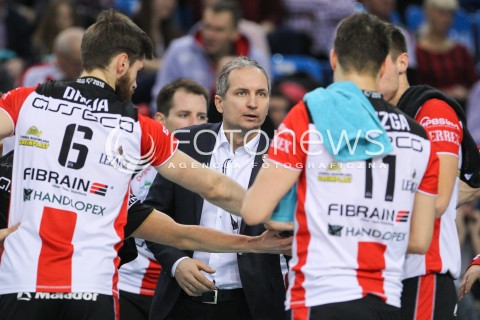  23.01.2016 RZESZOW<br />SIATKOWKA PLUSLIGA 2015/2016 MEN VOLLEYBALL POLAND POLISH PLUS LIGA LEAGUE SEASON 2015/2016<br />MECZ ASSECO RESOVIA RZESZOW - AZS CZESTOCHOWA <br />N/Z ANDRZEJ KOWAL - I TRENER ( HEAD COACH ) PODCZAS PRZERWY TECHNICZNEJ ZAWODNICY<br /> 