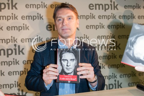  26.01.2016 WARSZAWA<br />TOMASZ LIS W EMPIKU<br />N/Z TOMASZ LIS<br /> 