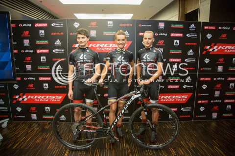  28.01.2016 WARSZAWA<br />PREZENTACJA TEAMU POLSKIEGO KROSS<br />N/Z BARTLOMIEJ WAWAK MAJA WLOSZCZOWSKA FABIAN GIGER<br /> 