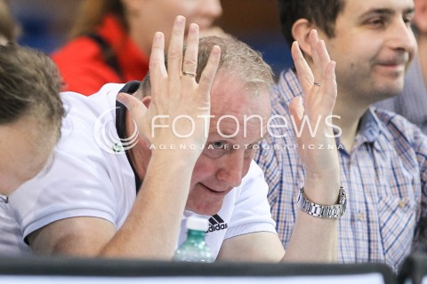  30.01.2016 RZESZOW<br />SIATKOWKA ORLEN LIGA 2015/2016 WOMEN VOLLEYBALL POLAND POLISH ORLENLIGA LEAGUE SEASON 2015/2016 <br />MECZ DEVELOPRES SKYRES RZESZOW - LEGIONOVIA LEGIONOWO <br />N/Z JACEK NAWROCKI - TRENER REPREREZENTACJI KOBIET OGLADA MECZ ZLOSC EMOCJE ZALAMANIE ZALAMANY<br /> 
