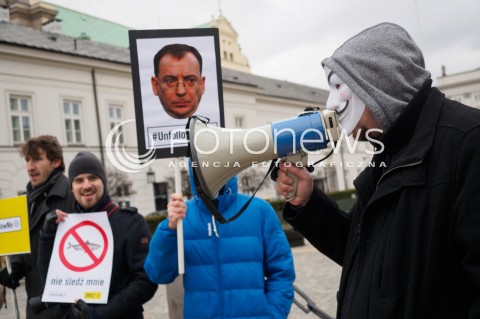  05.02.2016 WARSZAWA<br /> PROTEST PRZECIWKO INWIGILACJI<br /> WLADZO WYLOGUJ SIE Z MOJEGO ZYCIA <br />N/Z UCZESTNICY TRANSPARENTY<br /> 
