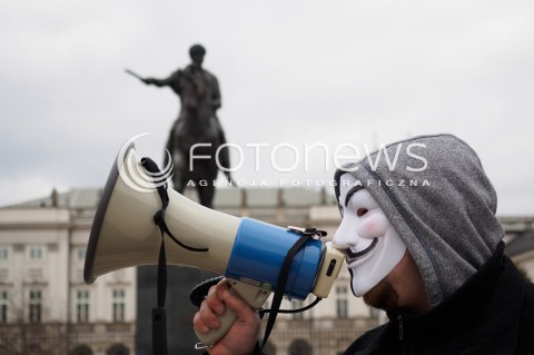  05.02.2016 WARSZAWA<br /> PROTEST PRZECIWKO INWIGILACJI<br /> WLADZO WYLOGUJ SIE Z MOJEGO ZYCIA <br />N/Z UCZESTNICY <br /> 