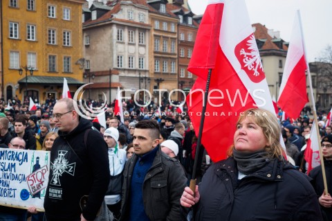  06.02.2016 WARSZAWA<br /> MANIFESTACJA SRODOWISK NARODOWYCH PRZECIWKO ISLAMIZACJI EUROPY W RAMACH MIEDZYNARODOWYCH PROTESTOW ANTY IMIGRANCKICH  <br />N/Z TLUM<br /> 