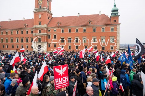  06.02.2016 WARSZAWA<br /> MANIFESTACJA SRODOWISK NARODOWYCH PRZECIWKO ISLAMIZACJI EUROPY W RAMACH MIEDZYNARODOWYCH PROTESTOW ANTY IMIGRANCKICH  <br />N/Z TLUM<br /> 