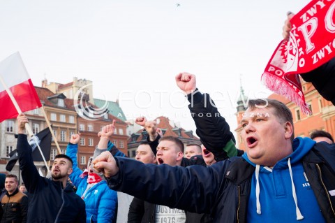  06.02.2016 WARSZAWA<br /> MANIFESTACJA SRODOWISK NARODOWYCH PRZECIWKO ISLAMIZACJI EUROPY W RAMACH MIEDZYNARODOWYCH PROTESTOW ANTY IMIGRANCKICH  <br />N/Z UCZESTNICY<br /> 