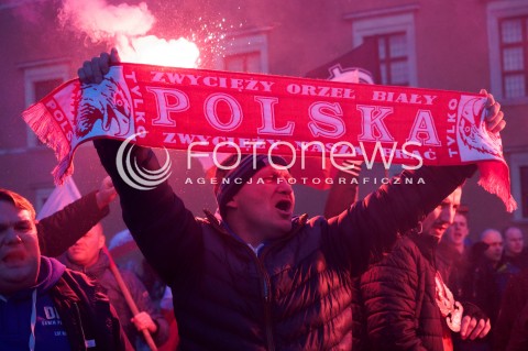  06.02.2016 WARSZAWA<br /> MANIFESTACJA SRODOWISK NARODOWYCH PRZECIWKO ISLAMIZACJI EUROPY W RAMACH MIEDZYNARODOWYCH PROTESTOW ANTY IMIGRANCKICH  <br />N/Z UCZESTNICY PIROTECHNIKA RACE<br /> 