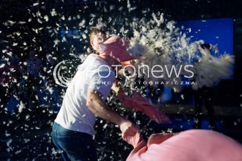 Wielka bitwa na poduszki w Warszawie