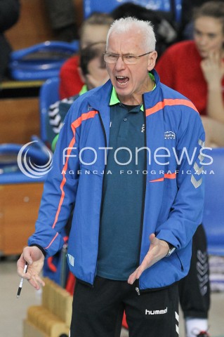  13.02.2016 RZESZOW <br />SIATKOWKA ORLEN LIGA 2015/2016 <br />WOMEN VOLLEYBALL POLAND POLISH ORLENLIGA LEAGUE SEASON 2015/2016 <br />MECZ DEVELOPRES SKYRES RZESZOW - BKS ALUPROF PROFI CREDIT BIELSKO - BIALA<br />N/Z JACEK SKROK - I TRENER ( HEAD COACH ) SYLWETKA ZLOSC EMOCJE<br /> 