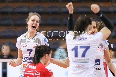  13.02.2016 RZESZOW <br />SIATKOWKA ORLEN LIGA 2015/2016 <br />WOMEN VOLLEYBALL POLAND POLISH ORLENLIGA LEAGUE SEASON 2015/2016 <br />MECZ DEVELOPRES SKYRES RZESZOW - BKS ALUPROF PROFI CREDIT BIELSKO - BIALA<br />N/Z EWA SLIWINSKA RADOSC EMOCJE <br /> 