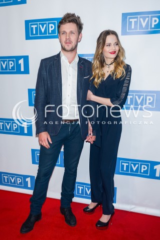  15.02.2016 WARSZAWA<br />PREZENTACJA RAMOWKI WIOSENNEJ TVP<br />N/Z ANTONI KROLIKOWSKI Z DZIEWCZYNA KOBIETA KATARZYNA SAWCZUK <br /> 