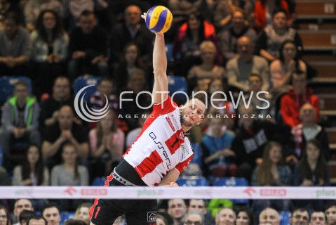  20.02.2016 RZESZOW <br />SIATKOWKA PLUS LIGA 2015/2016 MEN VOLLEYBALL POLAND POLISH PLUSLIGA LEAGUE SEASON 2015/2016 <br />MECZ ASSECO RESOVIA RZESZOW - LUCZNICZKA BYDGOSZCZ <br />N/Z BARTOSZ KUREK SYLWETKA ZAGRYWKA<br /> 