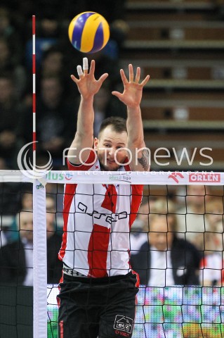  20.02.2016 RZESZOW <br />SIATKOWKA PLUS LIGA 2015/2016 MEN VOLLEYBALL POLAND POLISH PLUSLIGA LEAGUE SEASON 2015/2016 <br />MECZ ASSECO RESOVIA RZESZOW - LUCZNICZKA BYDGOSZCZ <br />N/Z BARTOSZ KUREK BLOK SYLWETKA <br /> 